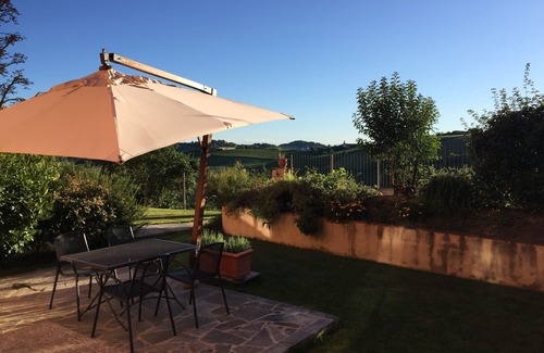 San Desiderio Apartment | La Famulenta garden apartment near Moncalvo