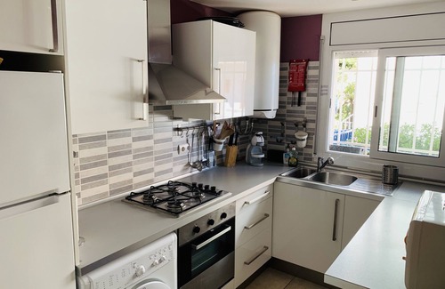 Llanca Apartment | La Farella, panoramic sea view near the beach, Wi-Fi