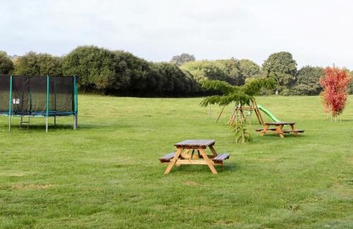Saint-Evarzec Apartment | La Ferme de Vur Ven