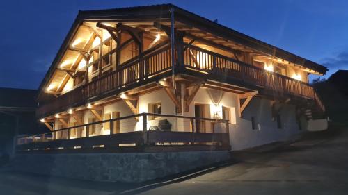 Cordon House | La Ferme des Fingères