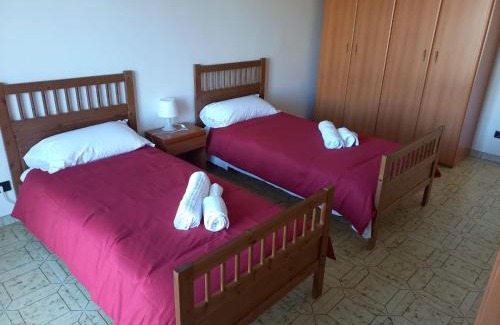 Castellaneta Apartment | La finestra sul cortile