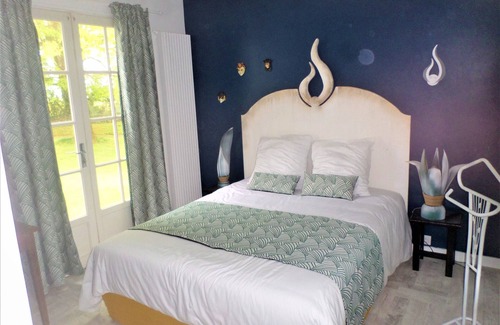 Breuil-Barret House | La Folie