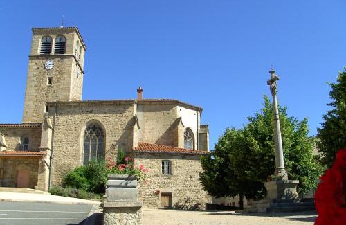 Saint-Georges-en-Couzan Bed & Breakfast | La Fontaine