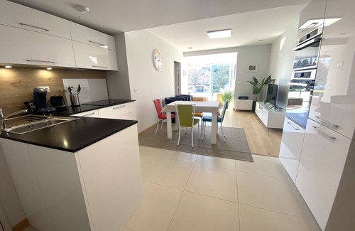 La Foret-Fouesnant Apartment | La Forêt-Fouesnant centre, beautiful apartment, shops on foot, sea view