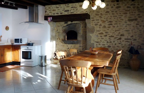 Saint-Thomas-de-Courceriers House | La Goupillère, farmhouse and extensive grounds in a tranquil country setting