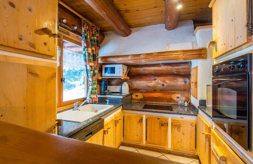 Basse-sur-le-Rupt Ski Chalet | La fuste du Suchelot, log chalet for 6, pool access, near La Bresse