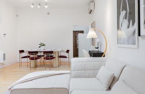 Downtown Montreal Apartment | La Galerie Privée Luxe & Impeccable Stay