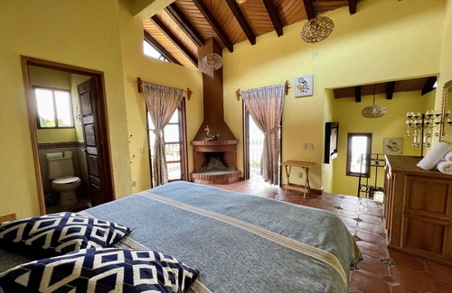 Tzintzuntzan House | La Gloria de los Ángeles