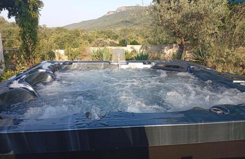 Laroque Bed & Breakfast | La guitoune