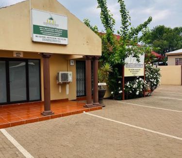 Ga-Segonyana House | La-Guna Guesthouse