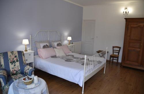 Arcay Bed & Breakfast | La Little School Chambres d'Hôtes à Arçay