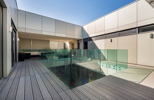La Real Apartment | La Loge de Mer - Earth Room (3)