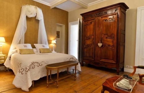 Castelnau-de-Medoc House | La Lyonnaise guest room