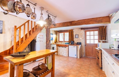 Mansonville House | La Maison 1786 - Grand jardin et jacuzzi