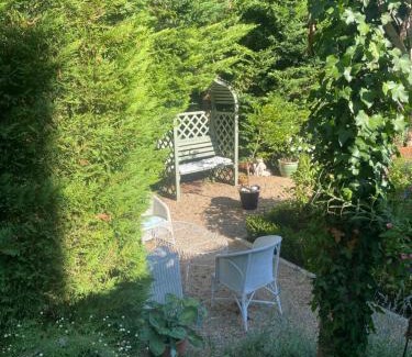 Barbaste Bed & Breakfast | La Maison 64 Chambre D'Hôtes