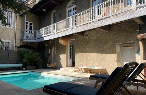 Tarbes House | La Maison aux murs anciens et ses chambres