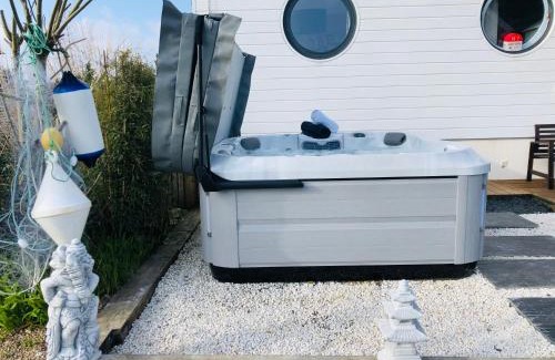 Guisseny Villa | La Maison Bateau au Bord de Mer