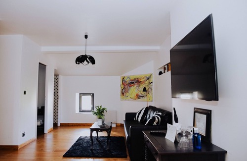 Villereal House | La Maison Bleue