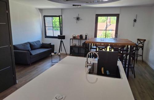 Cuise-la-Motte House | La maison d'à côté Chambre 1