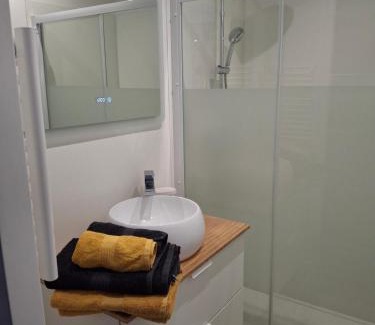 Cuise-la-Motte House | La maison d'à côté Chambre 1