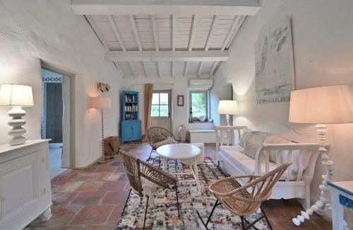 Pech-Luna House | La Maison D'amis Du Chateau