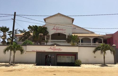 Pointe des Almadies Hotel | La maison de celine