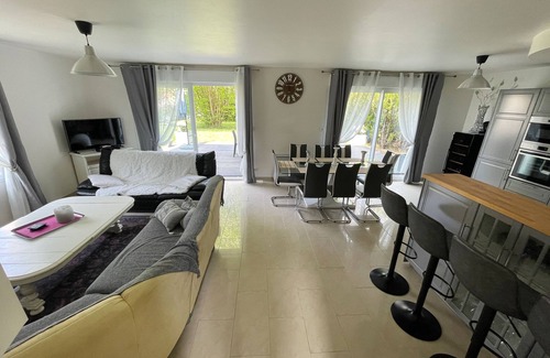 Binson-et-Orquigny House | La Maison De Delsy