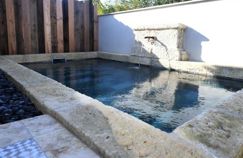Pernes-les-Fontaines Villa | La maison de Flore