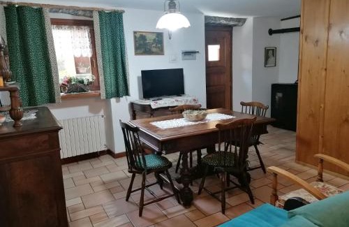 Courmayeur Apartment | La Maison de Mettelira