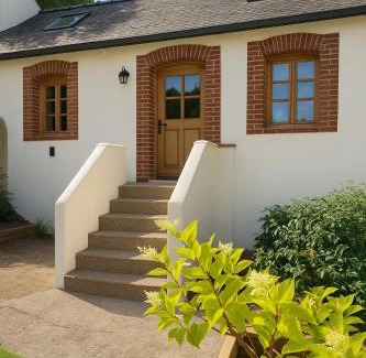 Pontrieux House | La Maison de Victoire et Alix