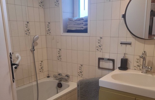 Bas-en-Basset House | La Maison des Bananiers