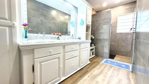 Petite-ÃŽle Bed & Breakfast | La Maison des Hôtes