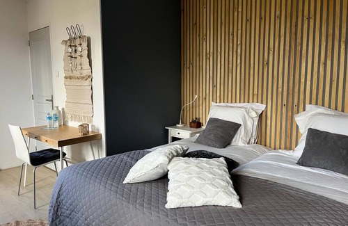 Marat Bed & Breakfast | La Maison du Chevalier Chambre et Table D'hôtes-auvergne!