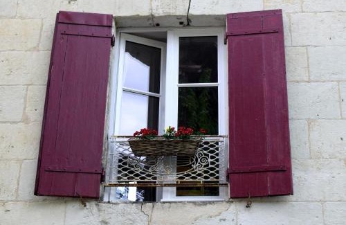 Aubeterre-sur-Dronne Apartment | La Maison du Tourniquet