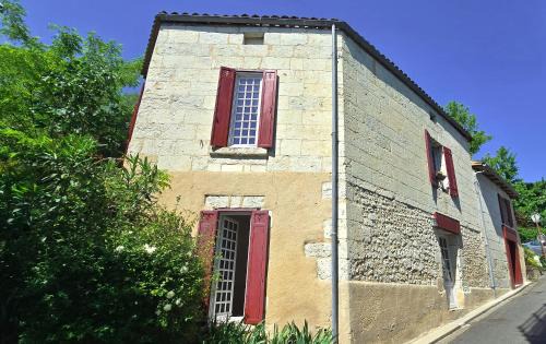 Aubeterre-sur-Dronne Apartment | La Maison du Tourniquet