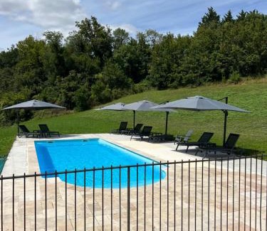 Echire House | La Maison du Gardien Domaine du Château des Loups