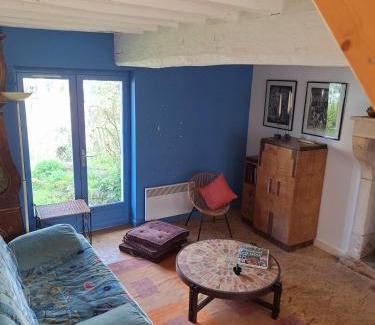 Asnieres-sous-Bois House | La maison du ruisseau
