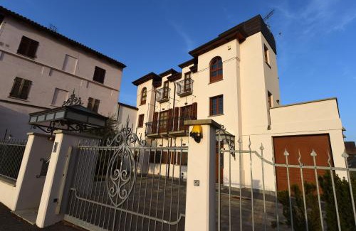 Serralunga d'Alba Apartment | La Maison du Soleil