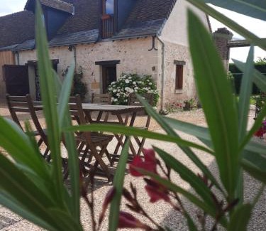 Montreuil-en-Touraine House | La Maison Genevier - Chambre Marguerite