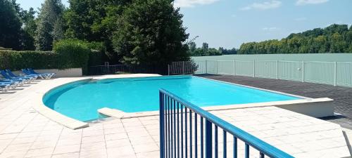 Marciac House | La Maison Tranquille at the Lake 1 Bedroom House