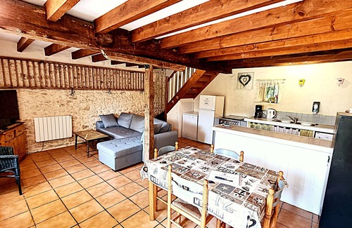 Saint-Just-Luzac House | La Mangeoire 2 bedroom gite