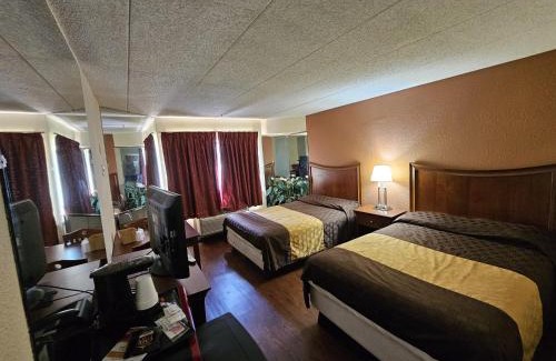 Monmouth Junction Hotel | La Mirage