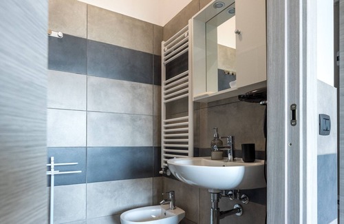 Caselle Torinese House | La Montrucca camere
