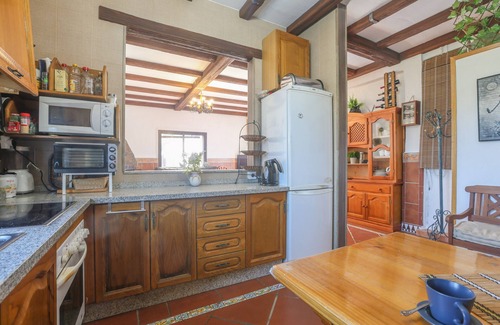 Guillena Villa | La Morada Del Yayo - Four Bedroom Villa, Sleeps 5