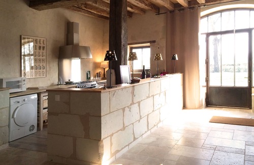 Cravant-les-Coteaux Cottage | La Motte du château de Sonnay, near Chinon : Gîte 4* for 4