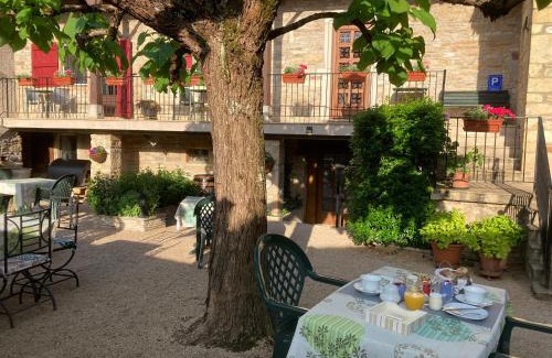 Aze House | LA PASSIFLORE
