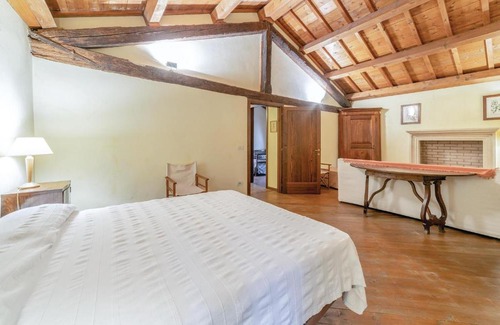 Castelgomberto Apartment | La Peschiera