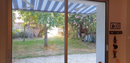 Quillan House | LA PETITE BICOQUE au fond du jardin