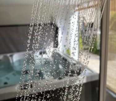 Braine Apartment | La petite Brainoise - Gîte avec salle jacuzzi 120 jets
