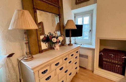 Lanvallay House | La Petite Madeleine is a Charming 2 Bedroom Pet Friendly Gite situated on Dinan Port